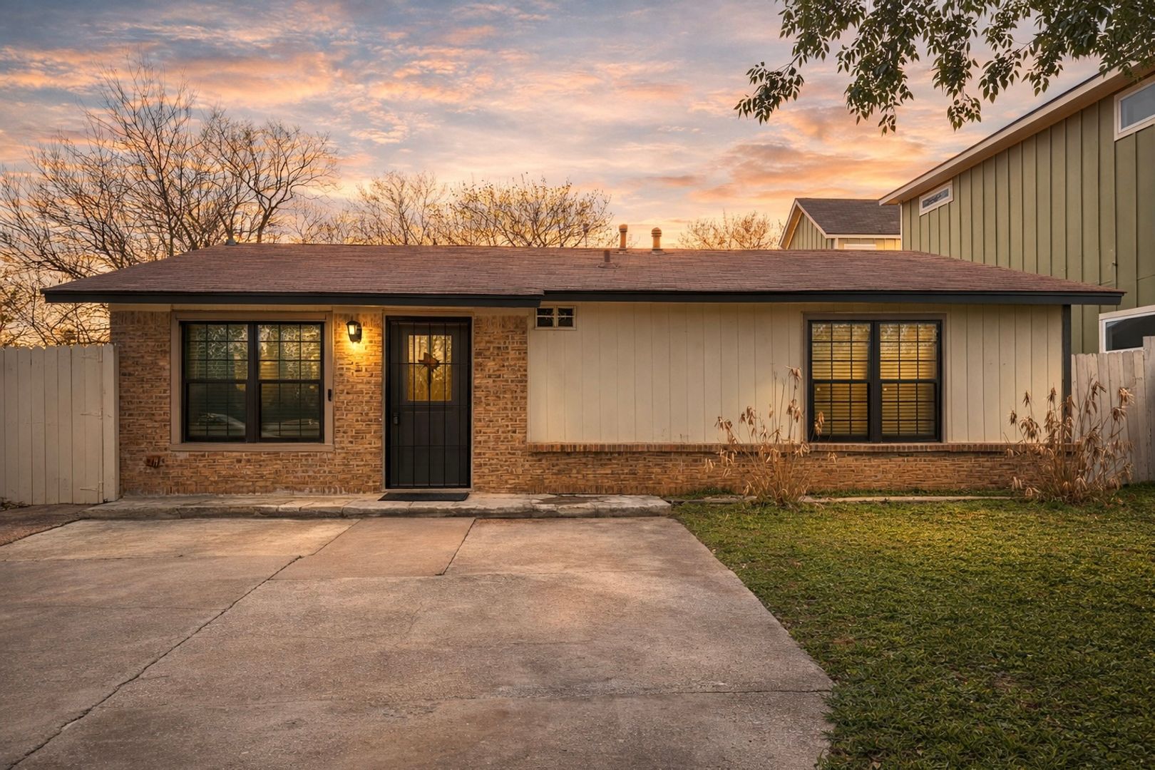 Austin House: 6200 Palm Cir