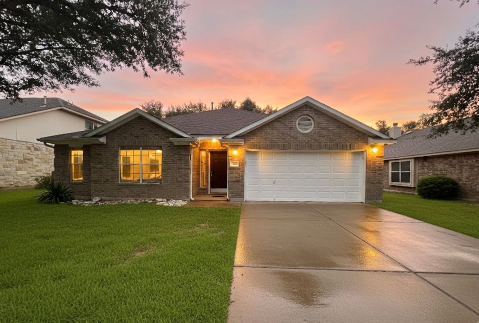 Leander House: 1011 St Helena Dr