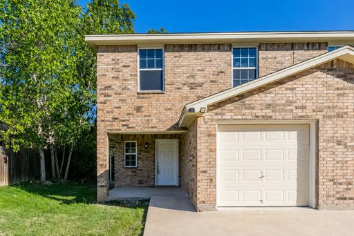 Spacious 3- Bedroom Townhome in Belton – 809 Carla Kay Dr, Unit B – photo 1