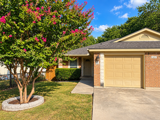 903 Travis Ln Unit A – photo 1