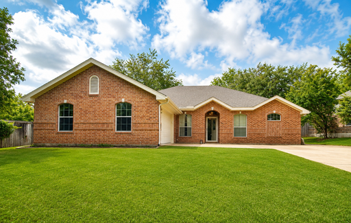 611 Lantana St – photo 1