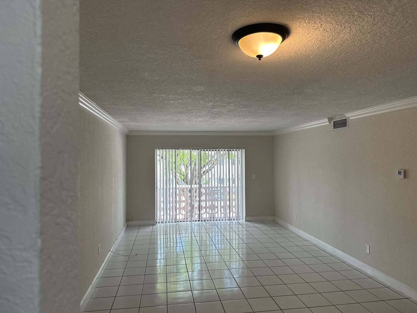 Very big 2 bedroom 2 bathroom for rent in the heart of north Miami Beach - With Balcony 2 of 5