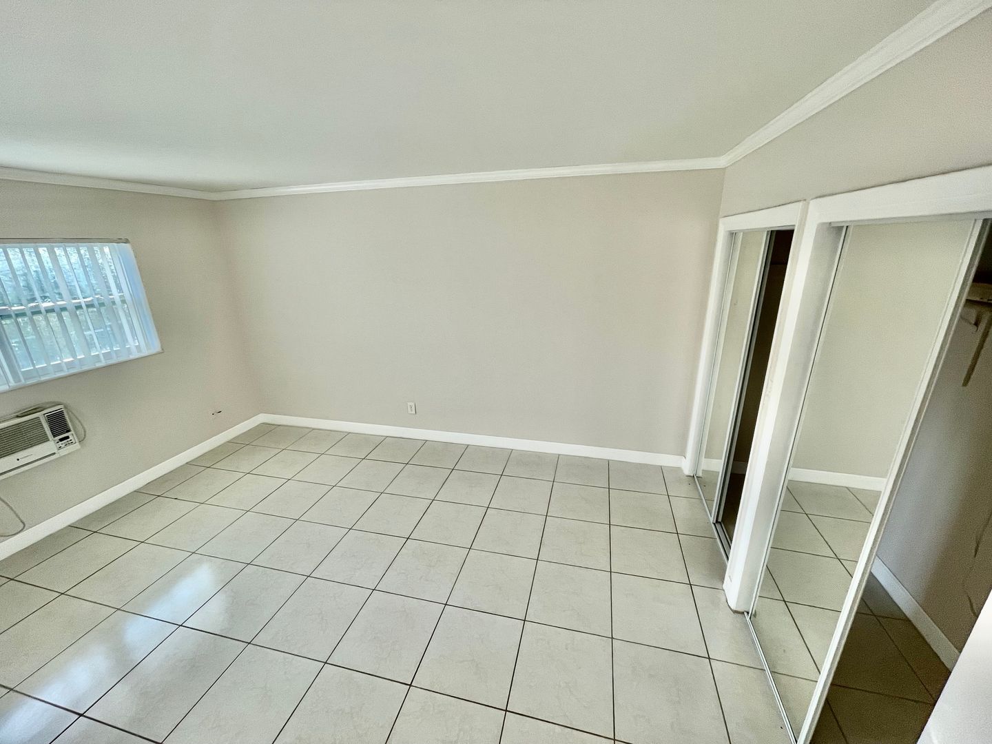 Charming 2 bedroom 1 bathroom Apartment For Rent Now 5 of 10
