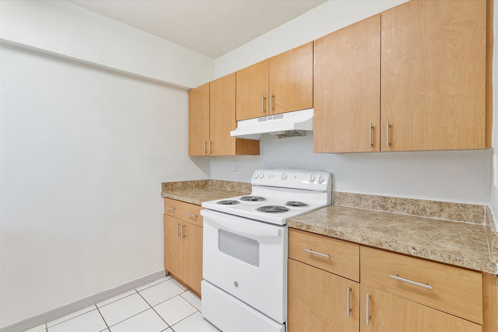*Rent special* 1 month rent free - Huge bedroom 2 bathroom for rent! Balcony & Walk in closet! 7 of 12