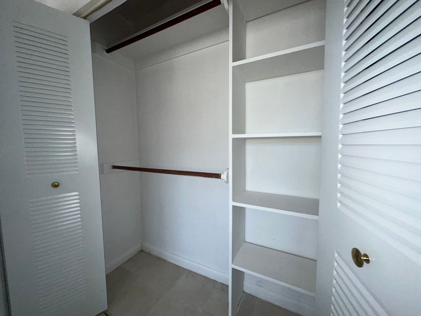 North Miami Apartment: 15700 NW 2nd Ave