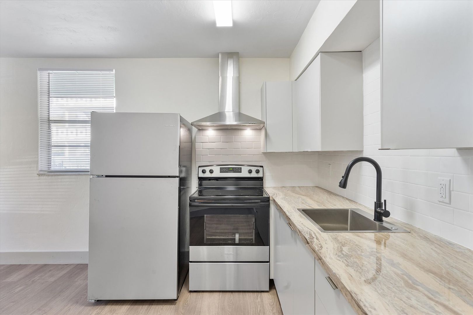 Hollywood Apartment: 1715 N 16th Avenue