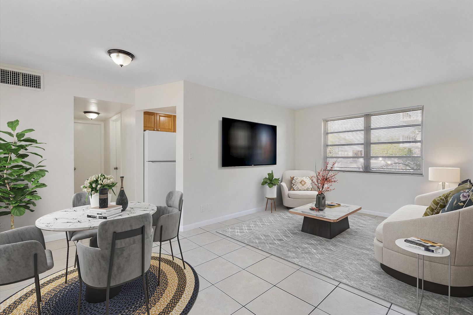 Hollywood Apartment: 1715 N 16th Avenue