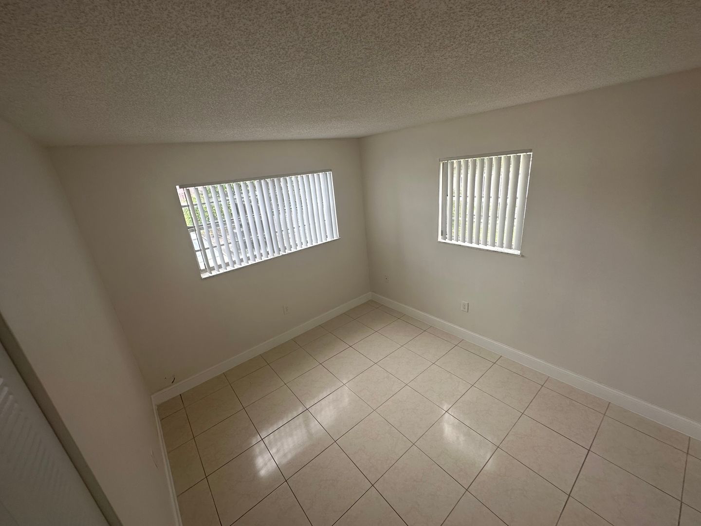Beautifully Reovated 1b1b For Rent Now- Miami Gardens 11 of 12