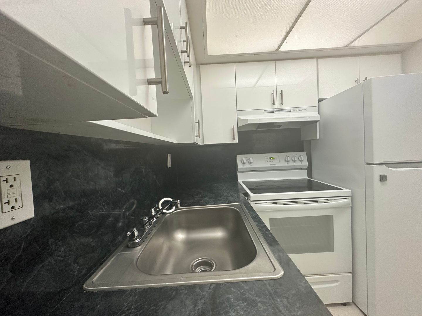 Beautifully Reovated 1b1b For Rent Now- Miami Gardens 10 of 12