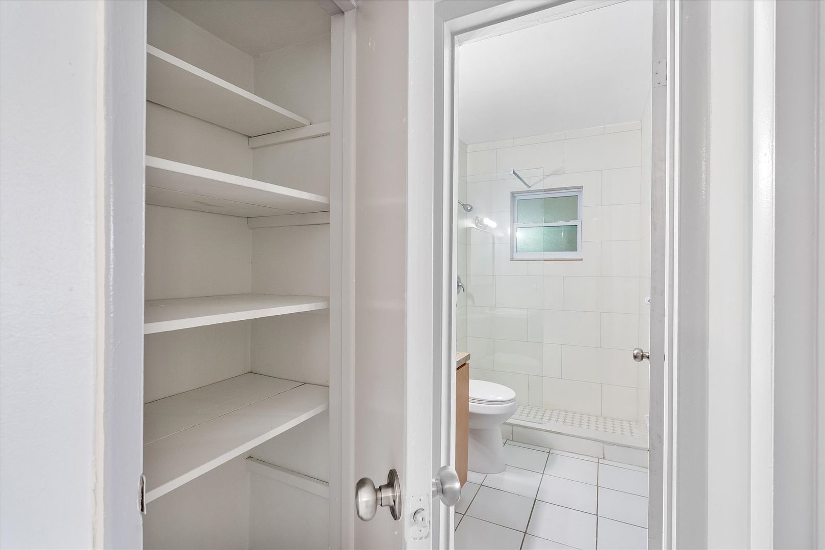*Rent special* 1 month rent free - Huge bedroom 2 bathroom for rent! Balcony & Walk in closet! 11 of 12