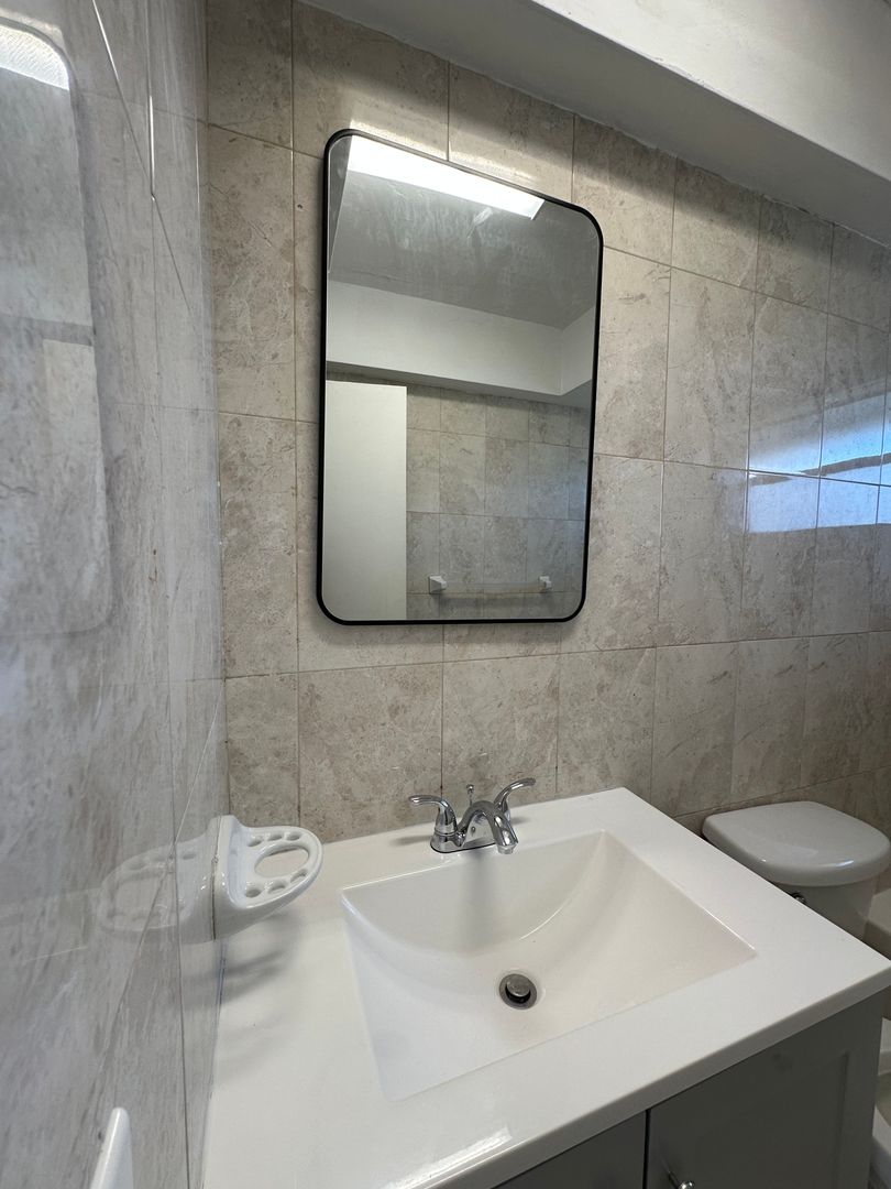 Very nice renovated 1st floor 1b1b apartment for rent 9/1/26 $1545/month 2 of 3