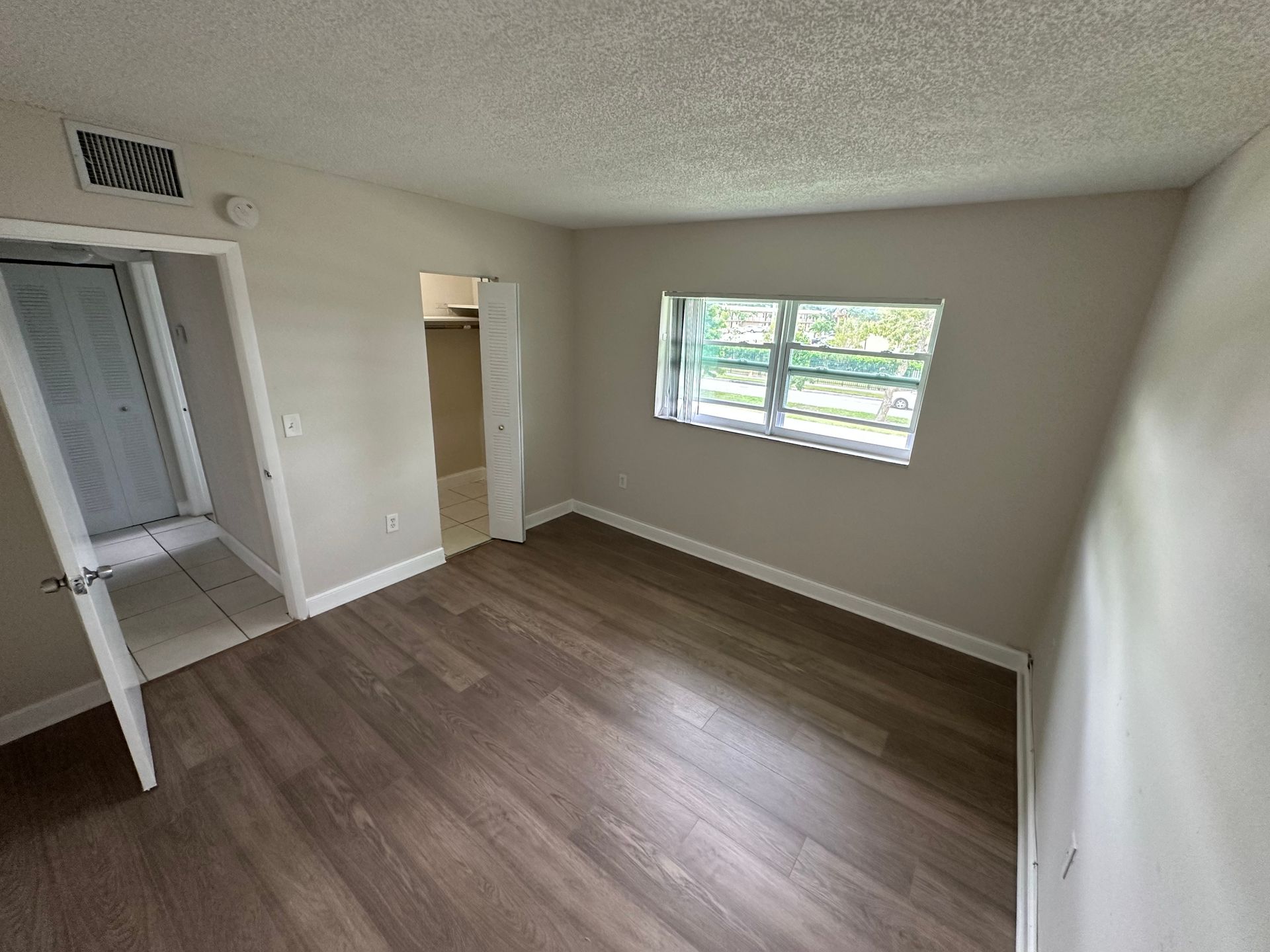 1b1b FOR RENT NOW - Miami Gardens -Handicap accessible 8 of 12
