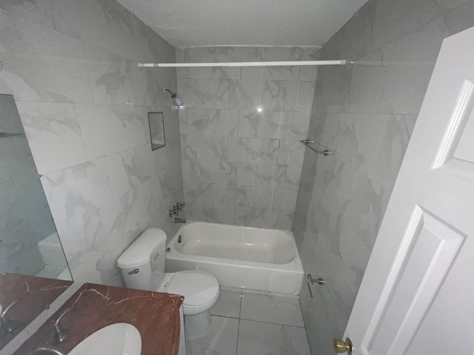 1b1b FOR RENT NOW - Miami Gardens -Handicap accessible 4 of 12