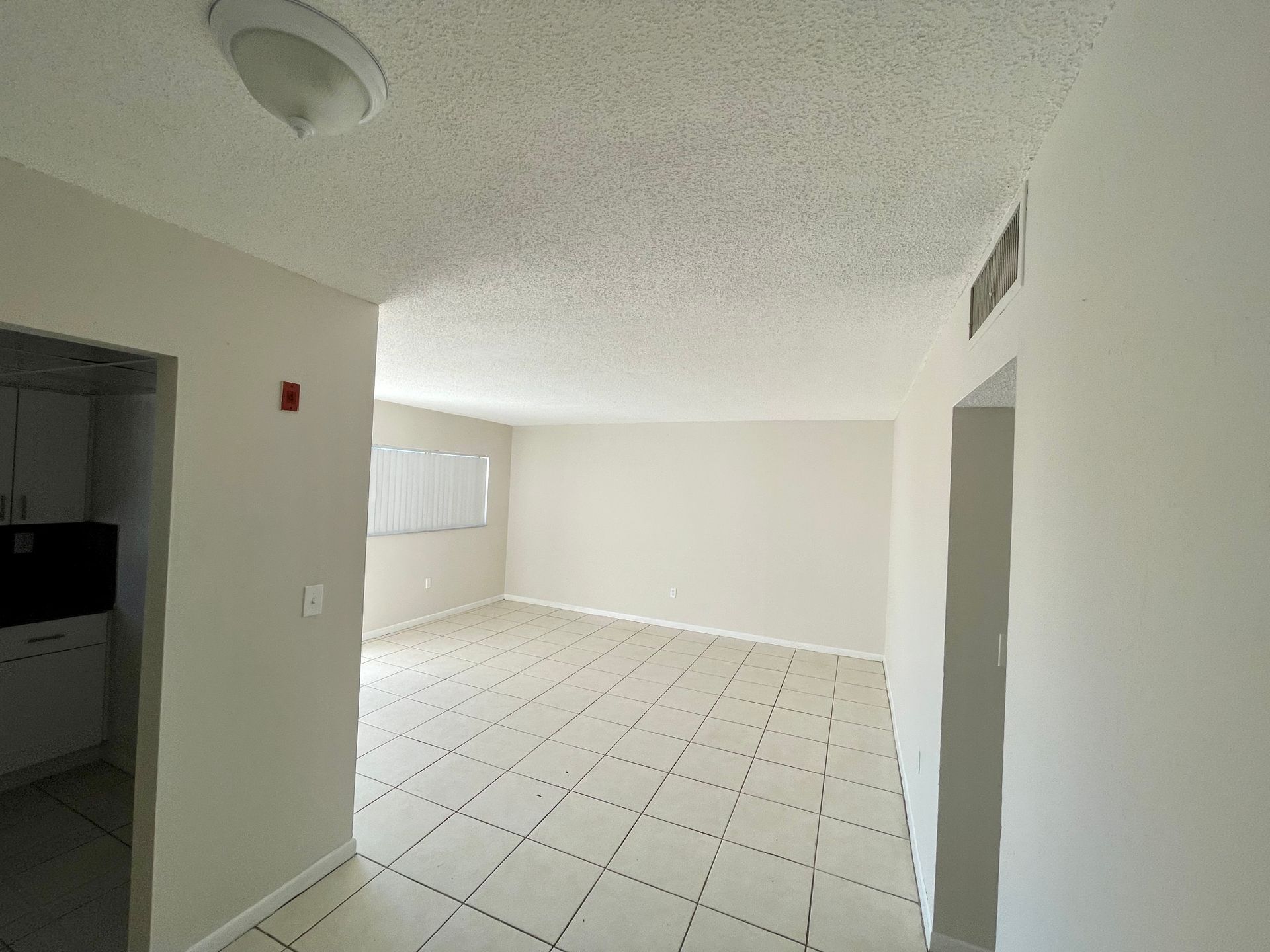 1b1b FOR RENT NOW - Miami Gardens -Handicap accessible 2 of 12