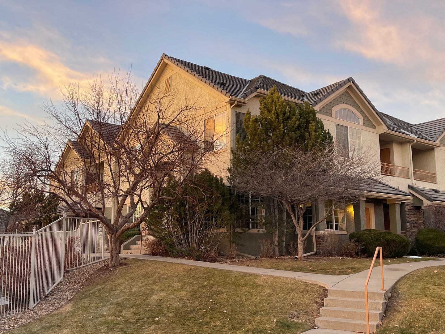 Aurora Condo: 22645 E Ontario Drive, Unit 202