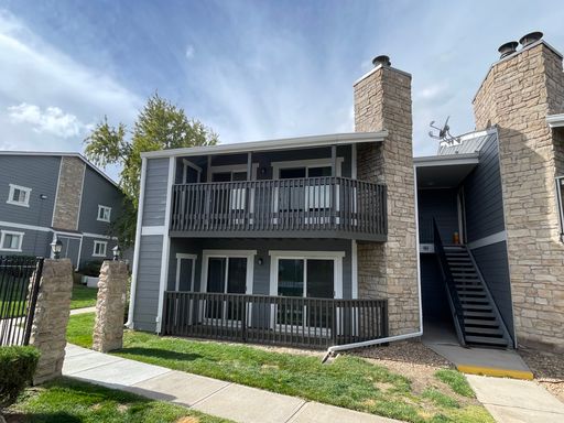 Perfect 1 Bedroom Condo 5 min from Cherry Creek Reservoir. Water and Trash Included – photo 1