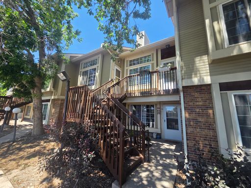 Perfectly located and priced! – photo 1