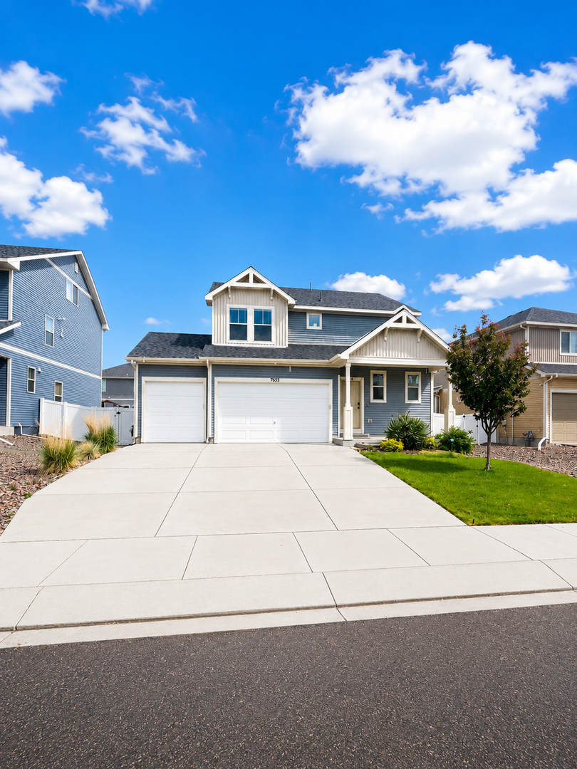 Fountain House: 7905 Luminary Ln