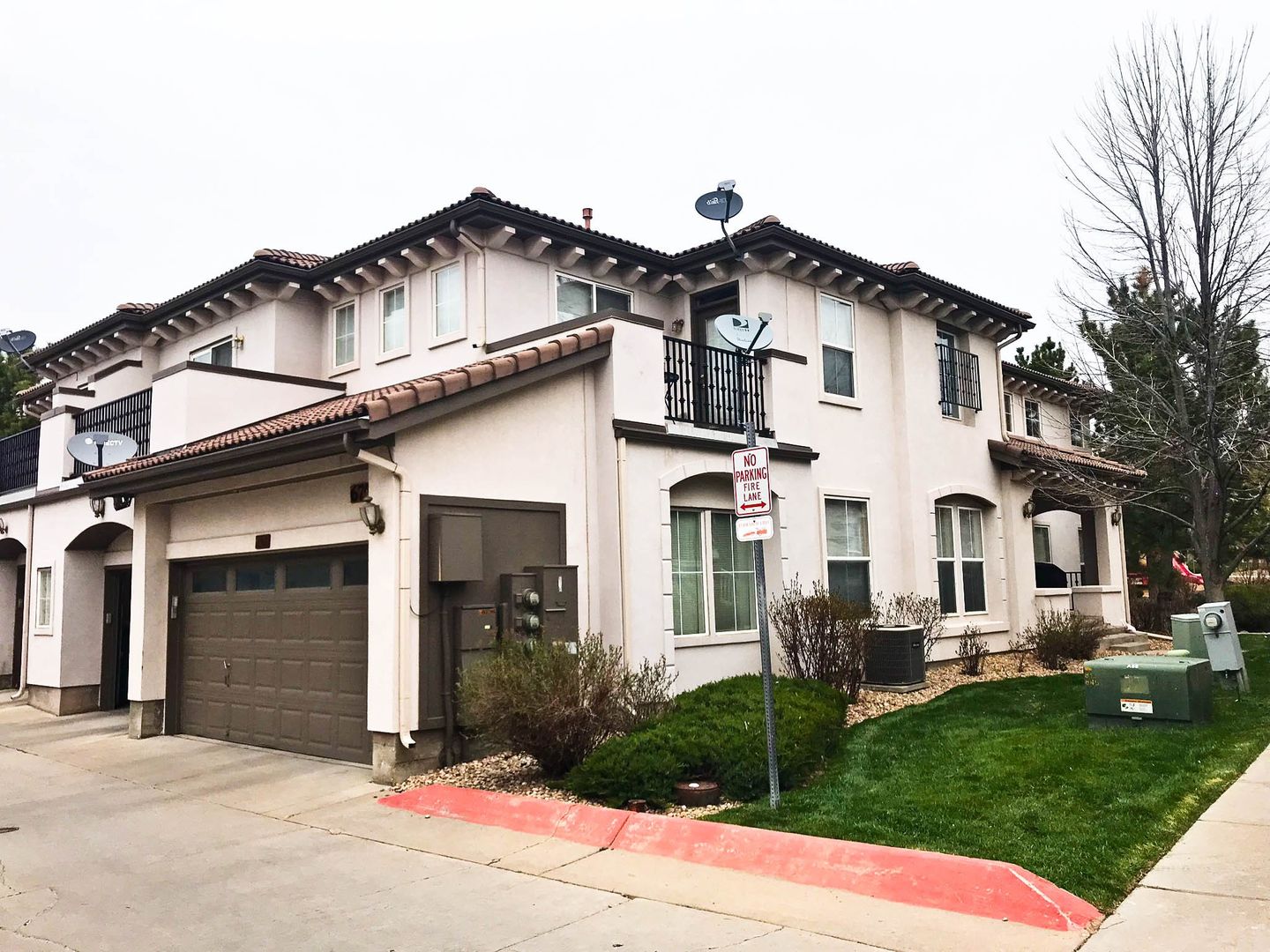 Aurora House: 6753 S. Winnipeg Circle #101