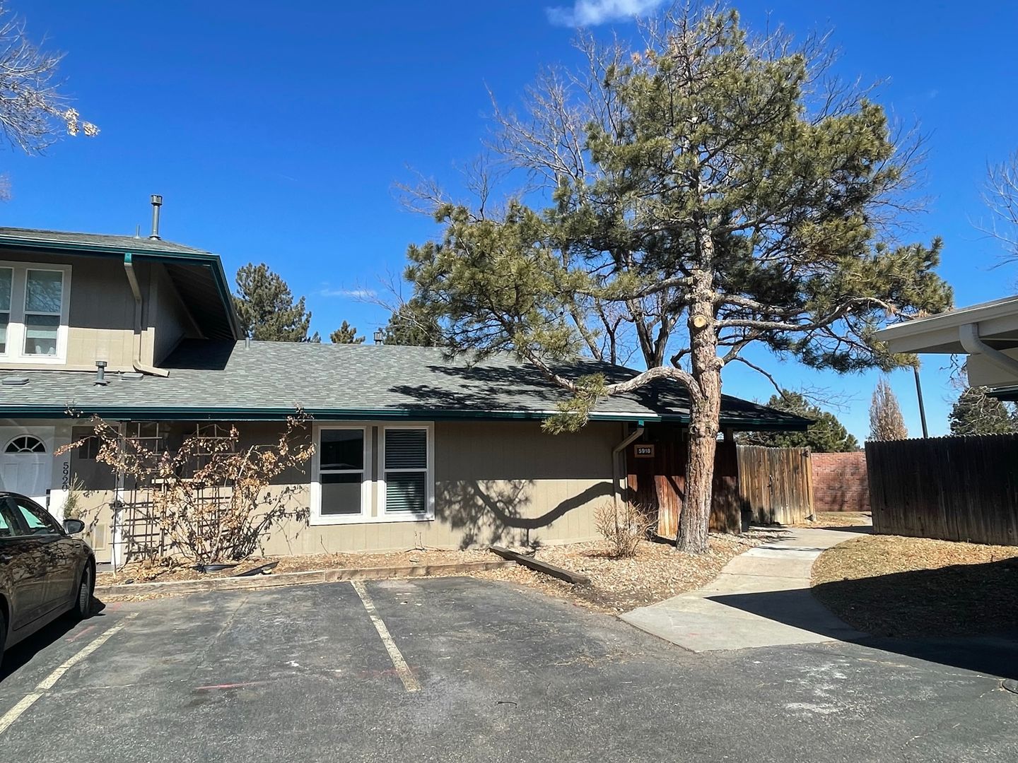 Greenwood Village House: 5918 S Willow Way