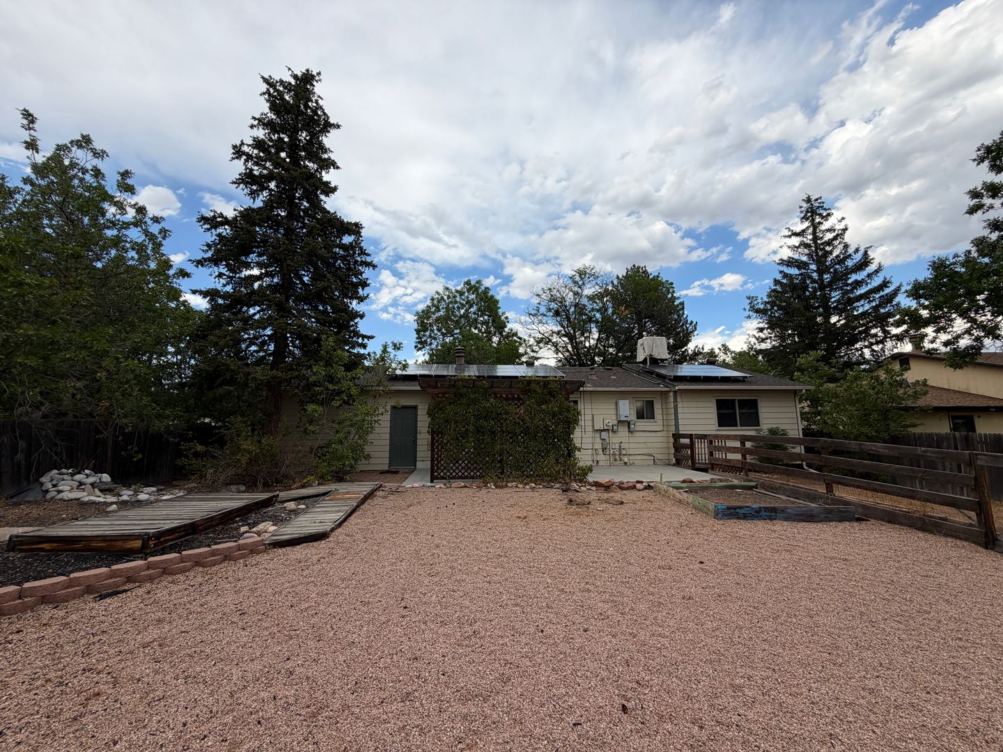 Pitkin Circle - JK 26 of 28