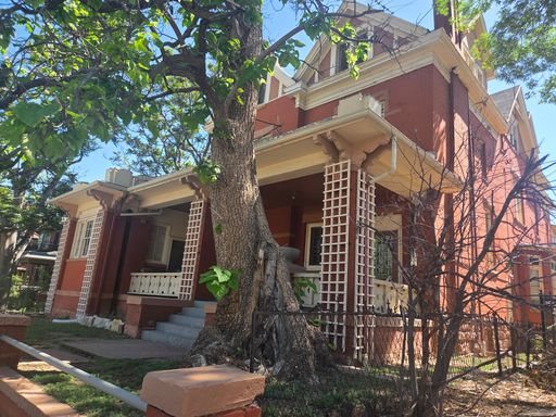 Charming 1-Bedroom Apartment in Denver's Capitol Hill Neighborhood – photo 1