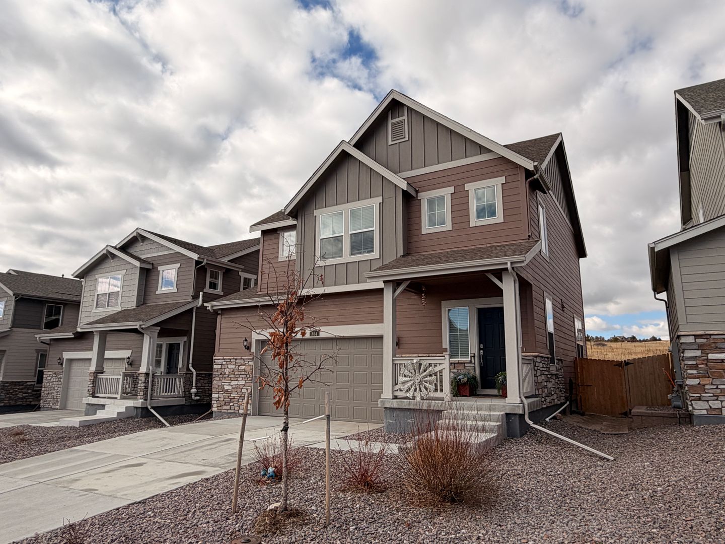 Elizabeth House: 864 Yankee Boy Loop