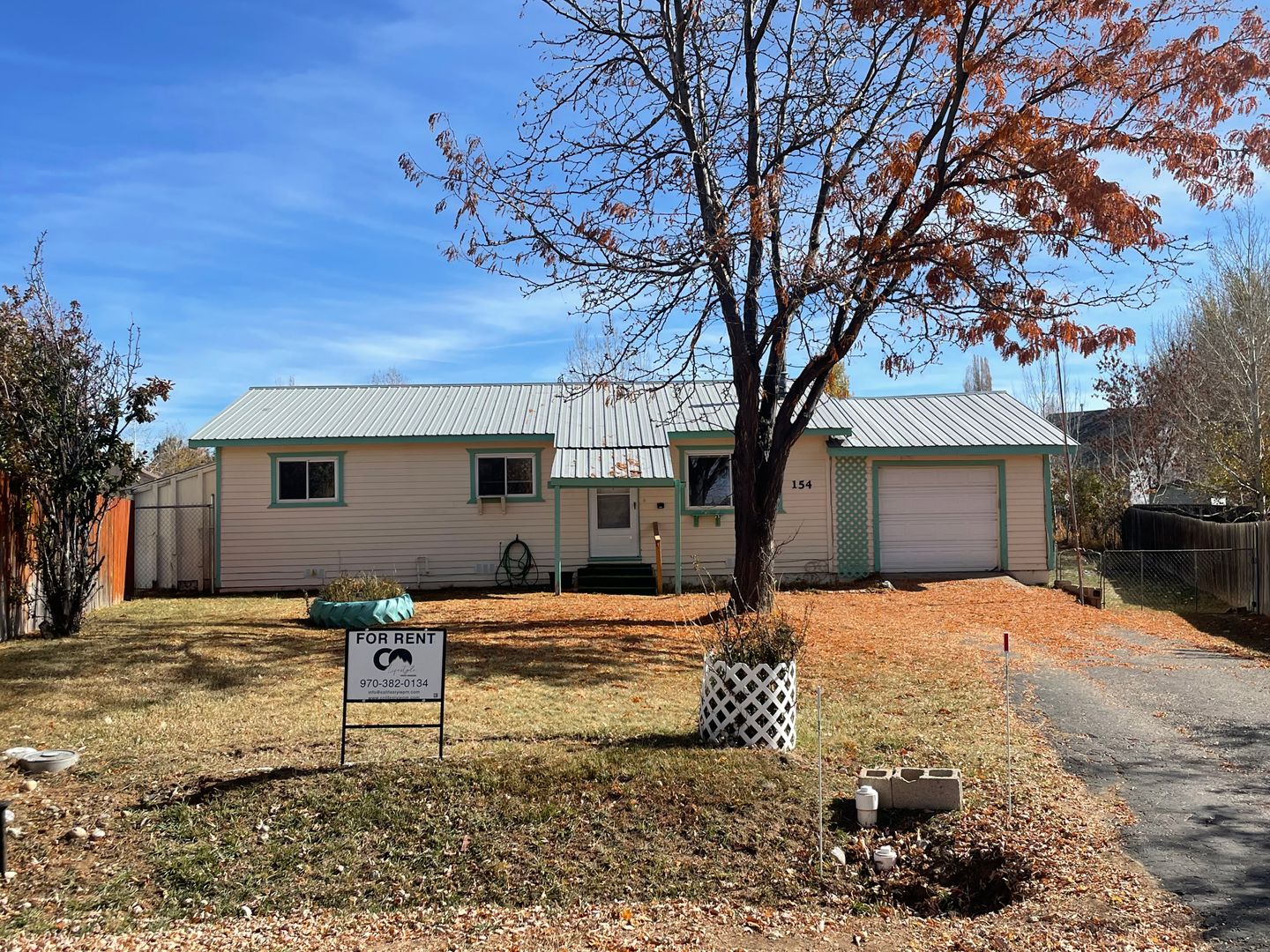 Bayfield House: 154 S. Los Pinos Drive