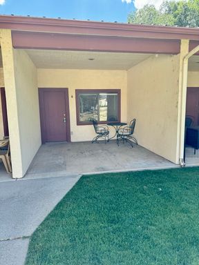 One Bedroom Apartment Near Oxbow