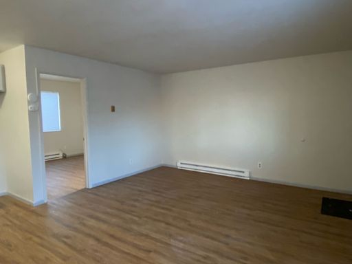 One Bedroom Bayfield Apartment Near the Grocery Store