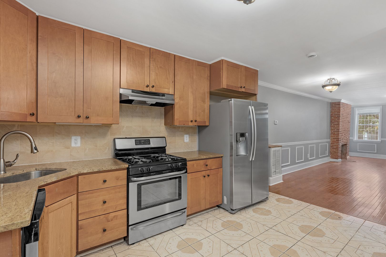 Baltimore House: 104 S Carrollton Ave