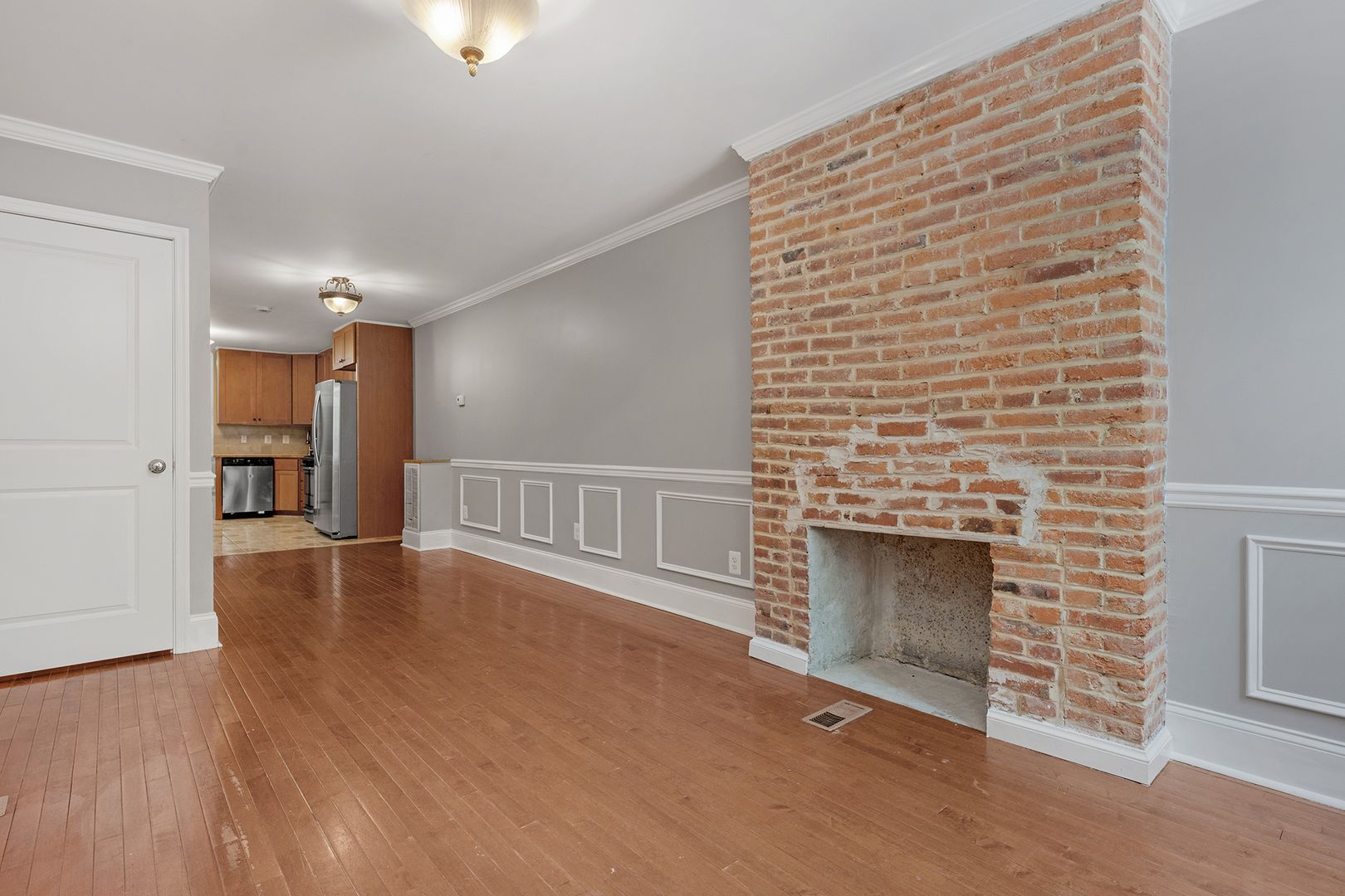 104 S Carrollton Ave, Baltimore, MD 21223 5 of 12