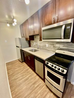 Second floor! Washer and Dryer in the unit. Freshly Paint, New Appliances, Pet Welcome. Walk to Rainier Beach Light Rail Station. Hardwood Floor. Next to the park. – photo 1