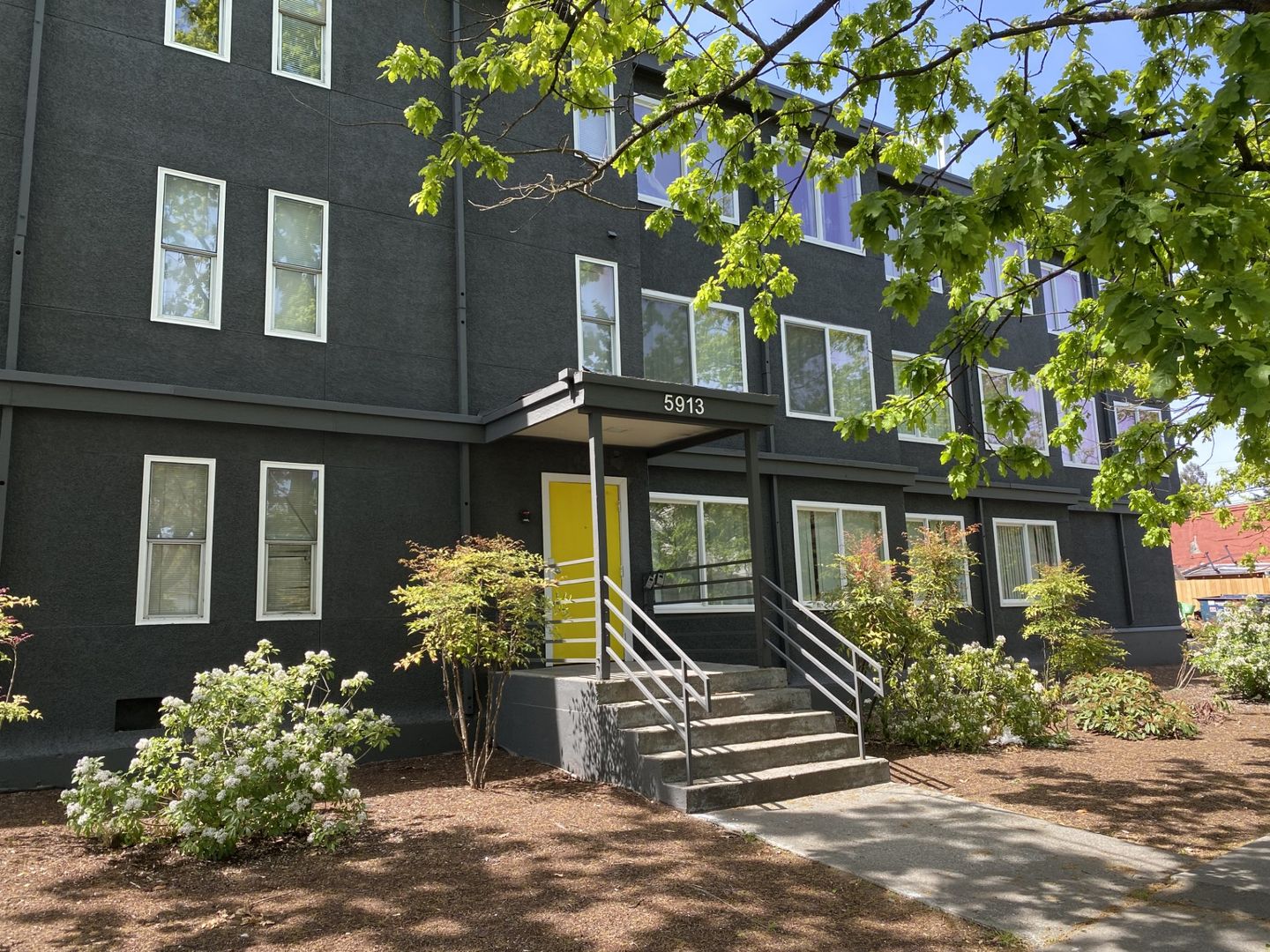 Seattle Apartment: 5913 Rainier Ave South