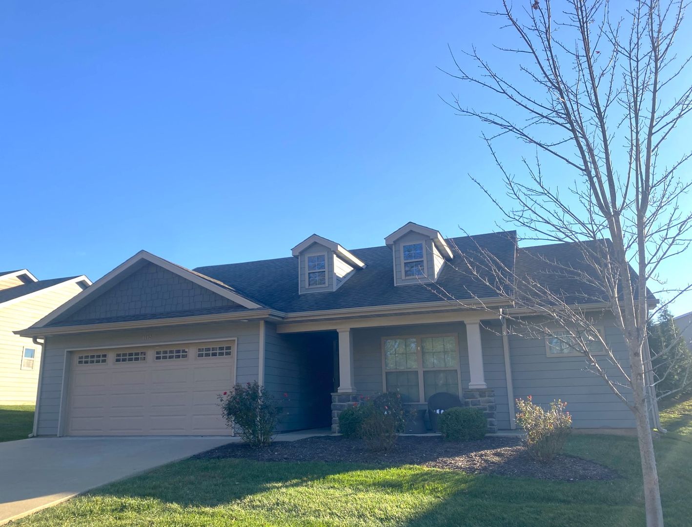 Columbia Apartment: 2625 Stinson Ave