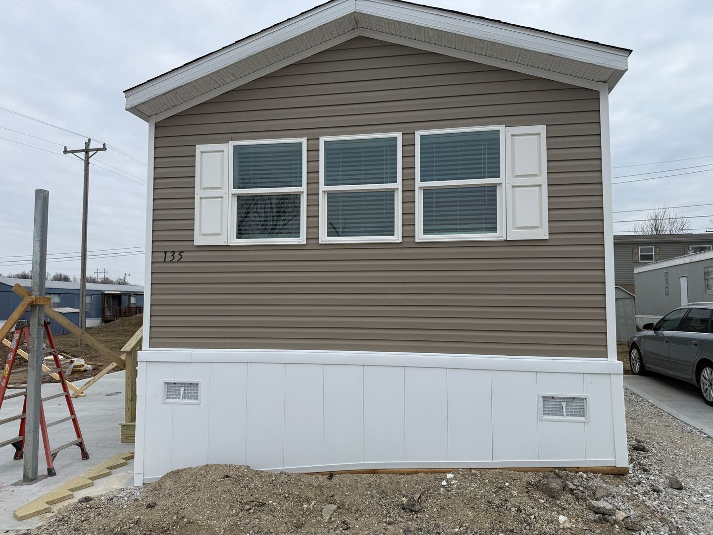 Columbia Apartment: 2625 Stinson Ave