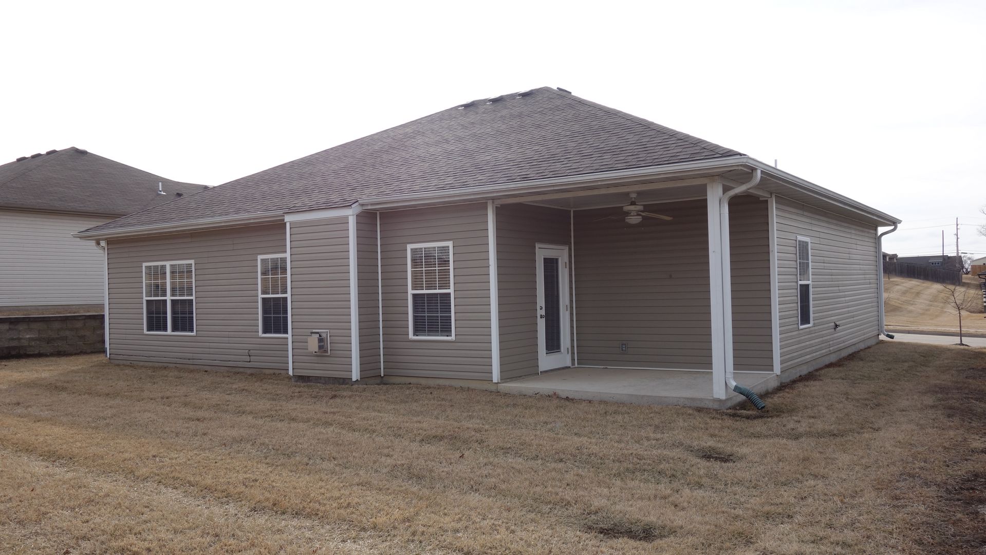 Columbia Apartment: 2625 Stinson Ave