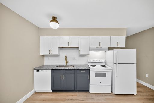 Newly-Renovated, Studio in East Walnut Hills! — 2148-2154 St. James Avenue, Cincinnati, OH 45206