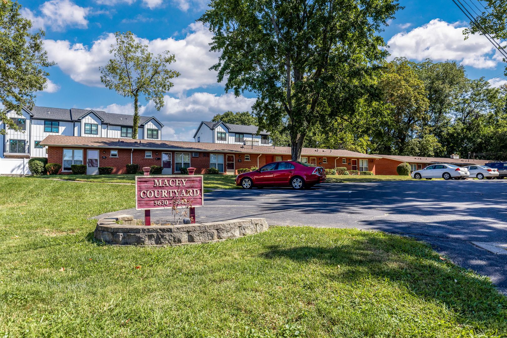 Cincinnati Apartment: 5634 Macey Ave