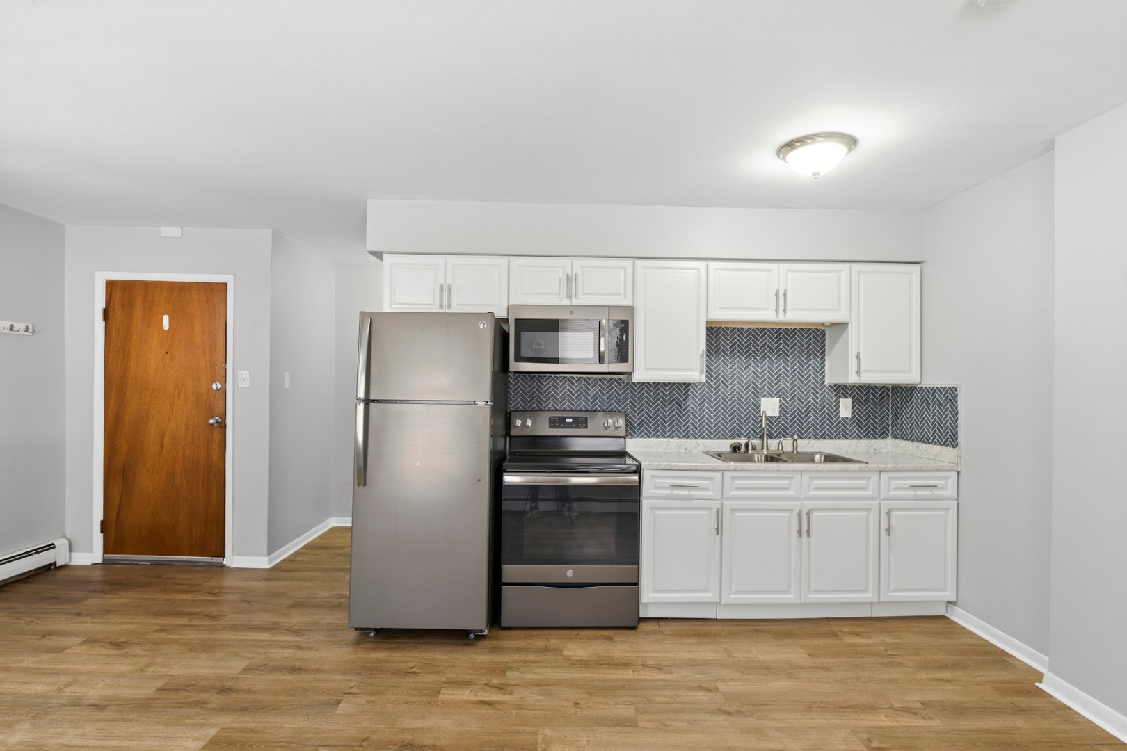 Cincinnati Apartment: 2148-2154 St. James Avenue