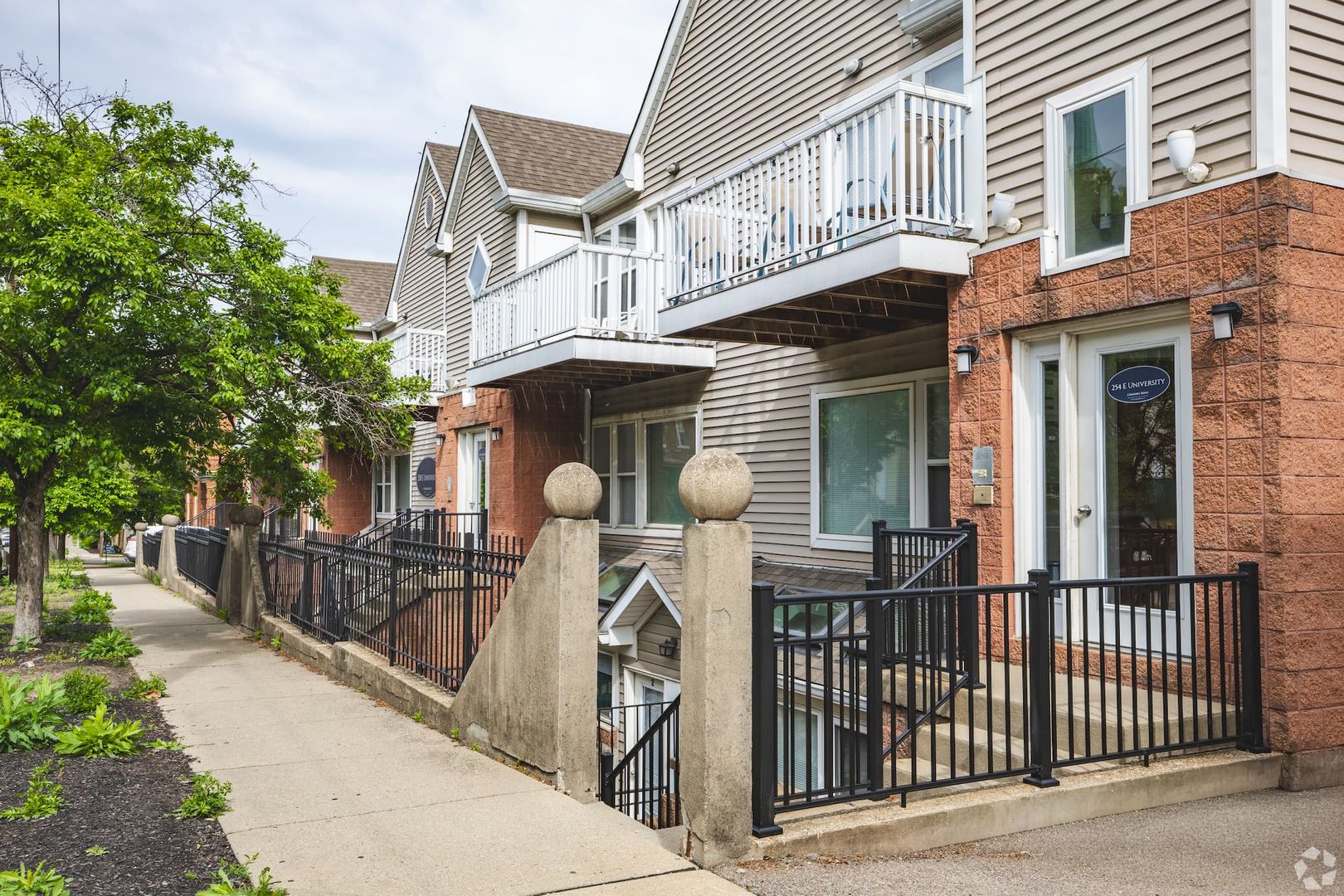 Cincinnati Apartment: 246-254 E University Ave