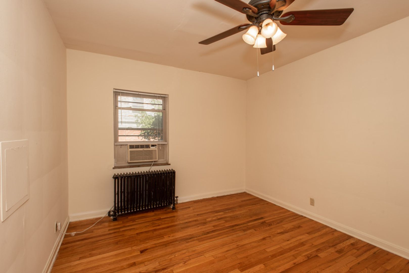 Cincinnati Apartment: 420 Riddle Road