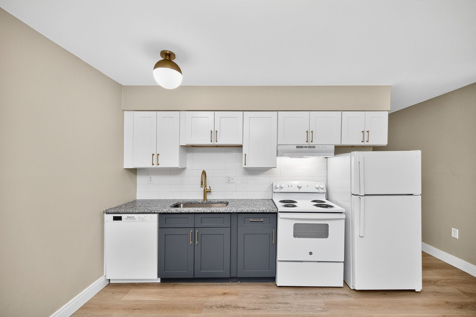 Cincinnati Apartment: 2148-2154 St. James Avenue