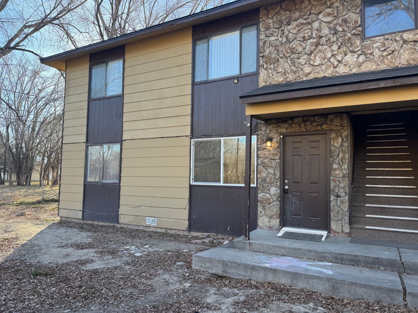 Clifton Apartment: 460 1/2 32 1/8 RD - 1