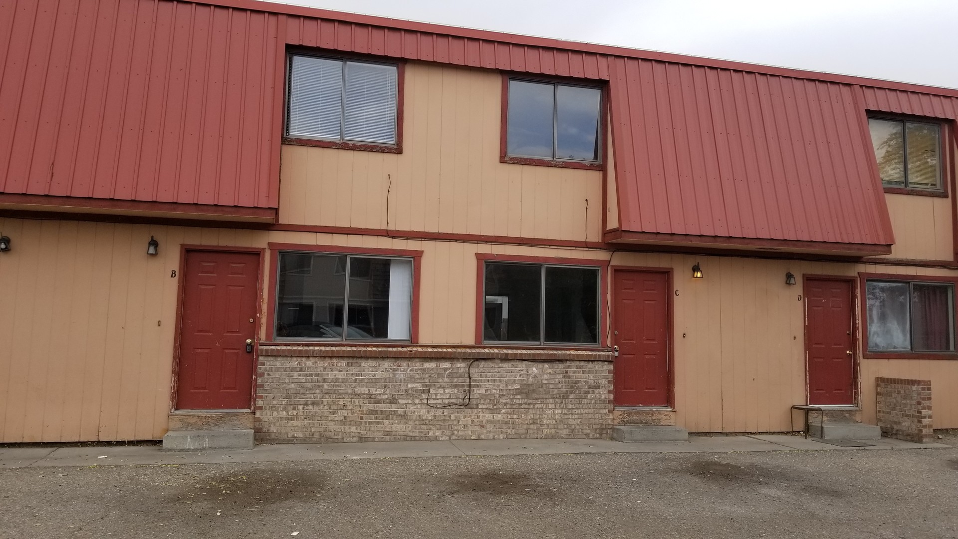 Clifton Apartment: 459 Topaz Dr #A
