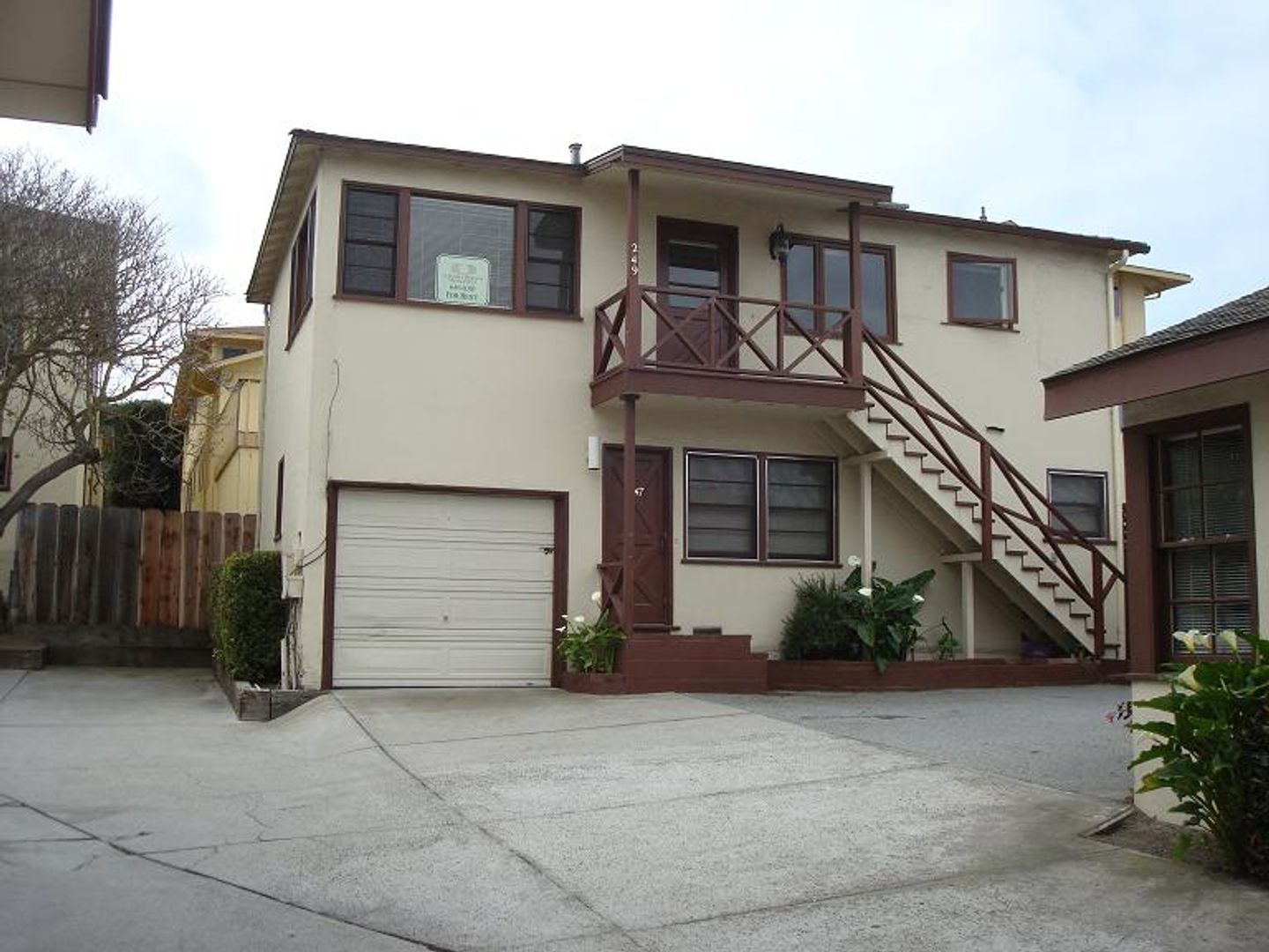 MONTEREY Apartment: 251 LIGHTHOUSE AVE.