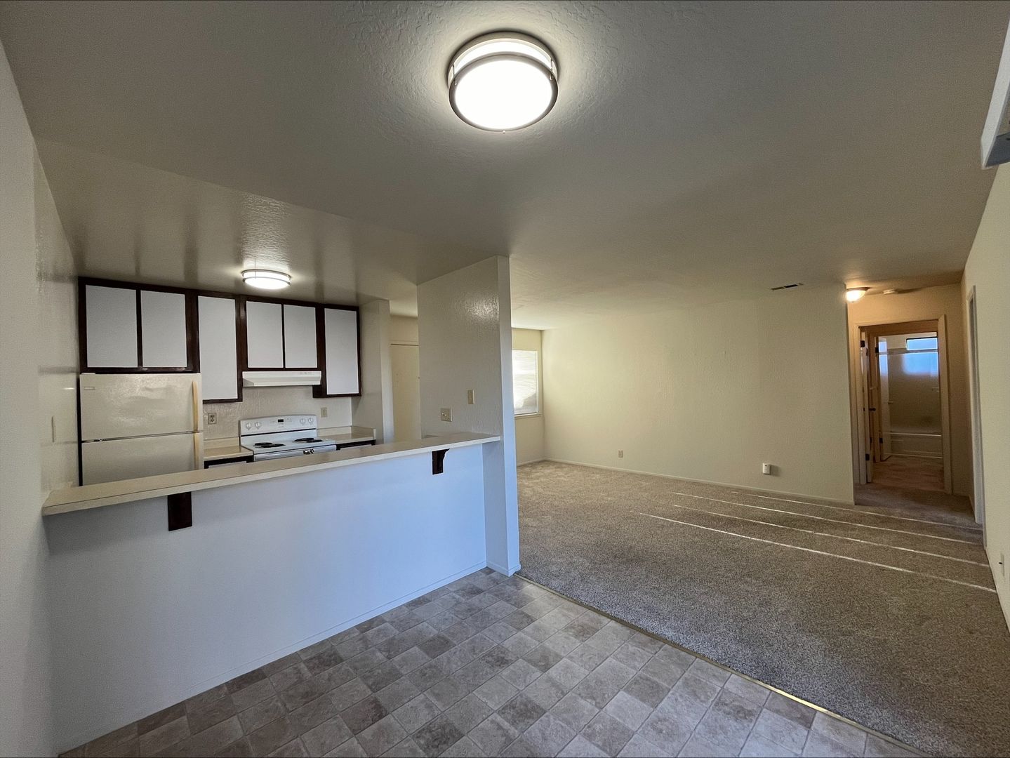 MONTEREY Apartment: 775 SPENCER