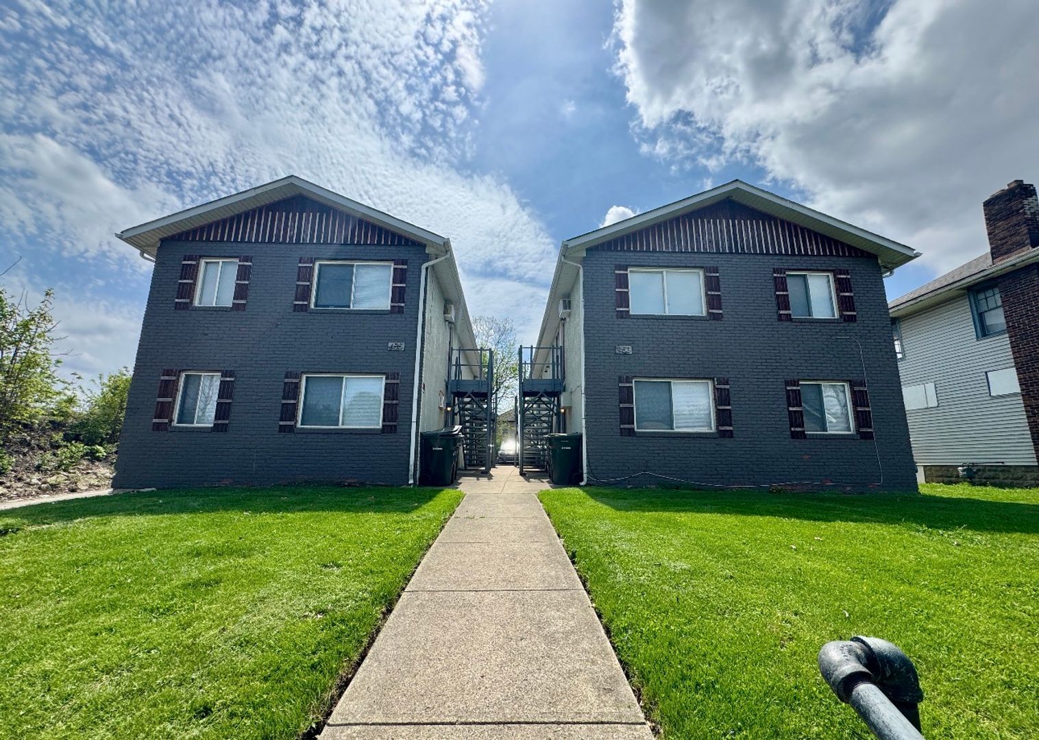 Columbus Apartment: 453-455 E. 16th Ave