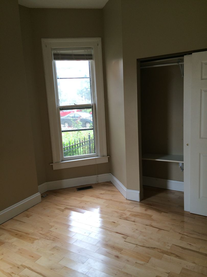 Columbus Apartment: 57 Smith Place