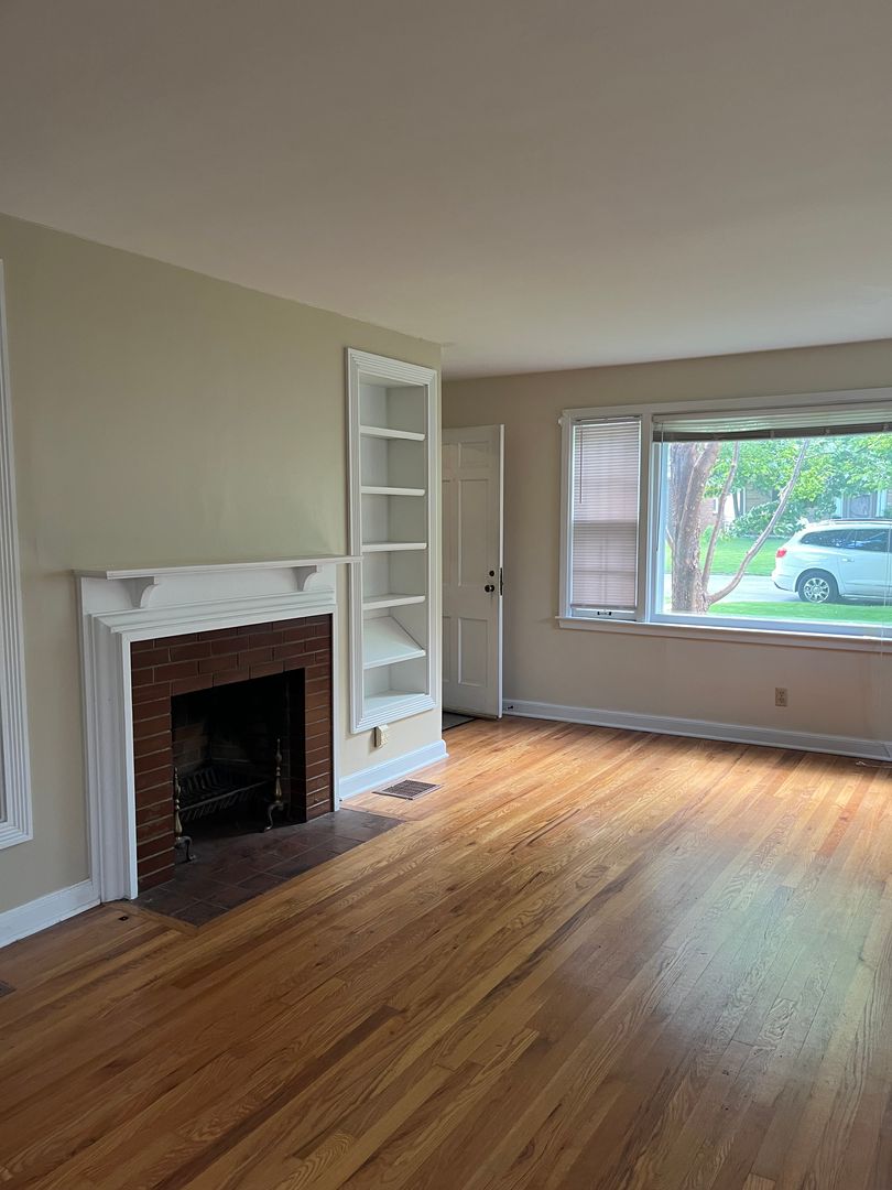 Columbus Apartment: 1368 Doten Ave